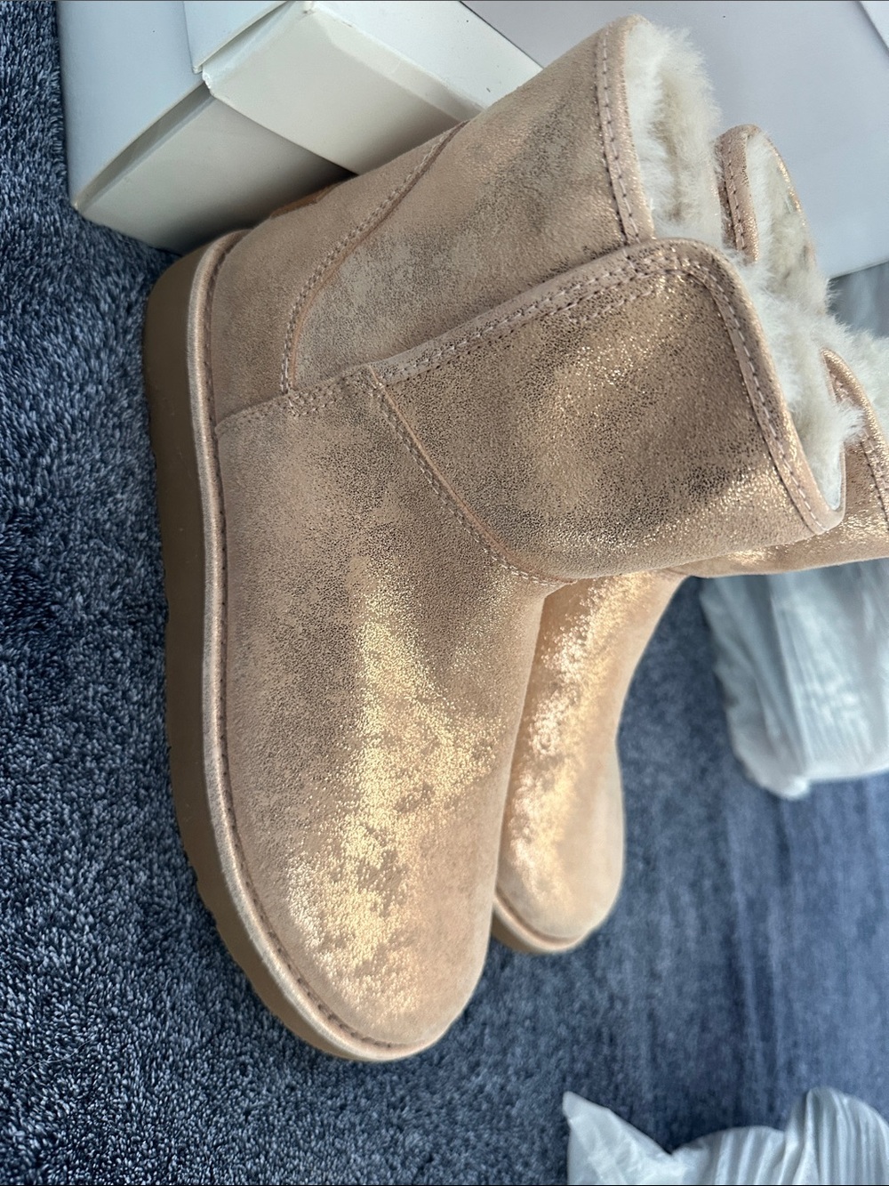UGG Metallic Shearling-Lined Short Boots - Rose Gold